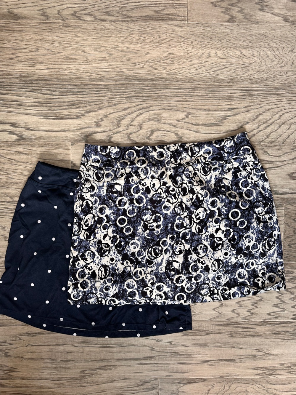 2 pairs Navy and Cream white Textured Print Women's Skorts